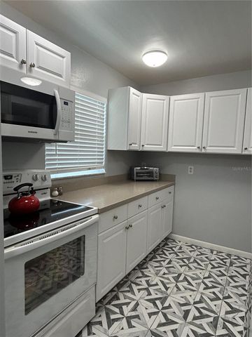 11485 OAKHURST ROAD 200-307, Largo, FL 33774