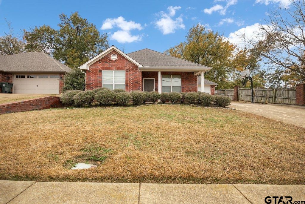 2801 Valley View St, Tyler, TX 75701