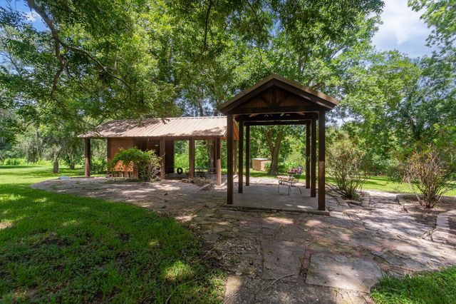 7807 N Fm 565 Road, Baytown, TX 77523