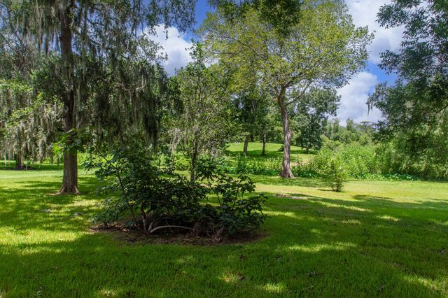 7807 N Fm 565 Road, Baytown, TX 77523
