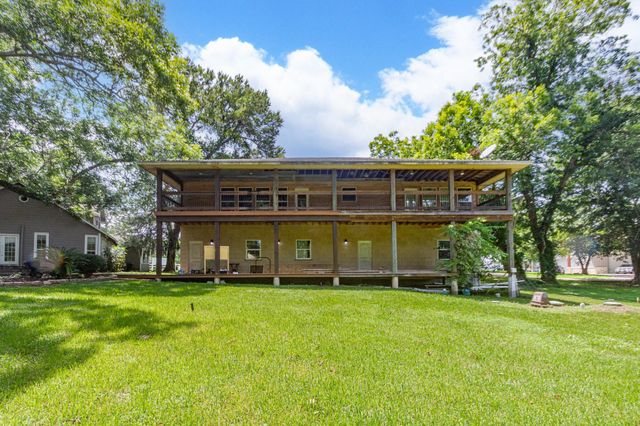 7807 N Fm 565 Road, Baytown, TX 77523