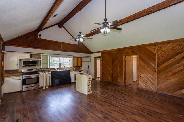7807 N Fm 565 Road, Baytown, TX 77523