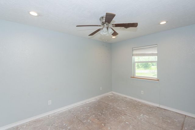 7807 N Fm 565 Road, Baytown, TX 77523