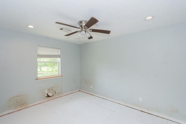 7807 N Fm 565 Road, Baytown, TX 77523