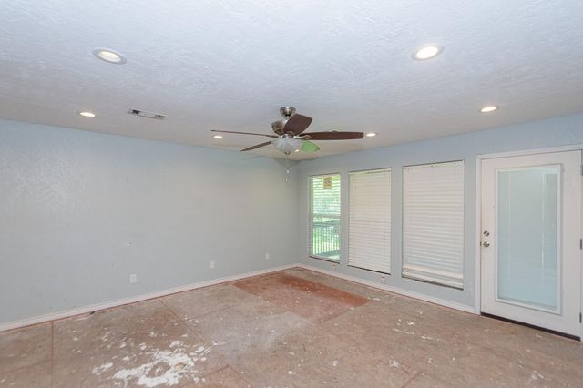 7807 N Fm 565 Road, Baytown, TX 77523