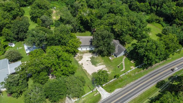 7807 N Fm 565 Road, Baytown, TX 77523