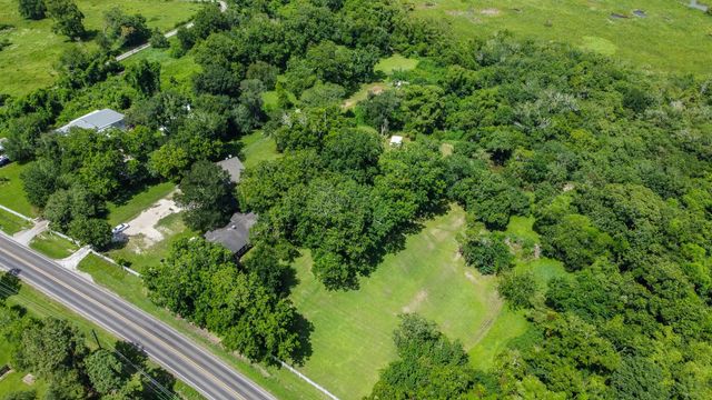 7807 N Fm 565 Road, Baytown, TX 77523