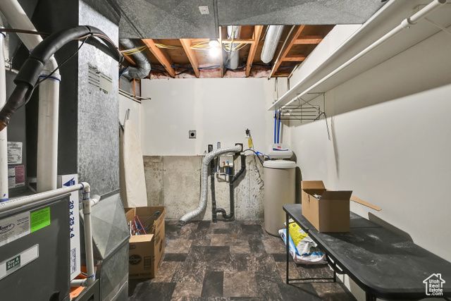 5875 S 3750 W, Roy, UT 84067