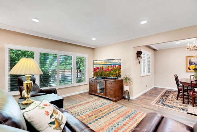 8117 Shangrila Dr, Fair Oaks, CA 95628