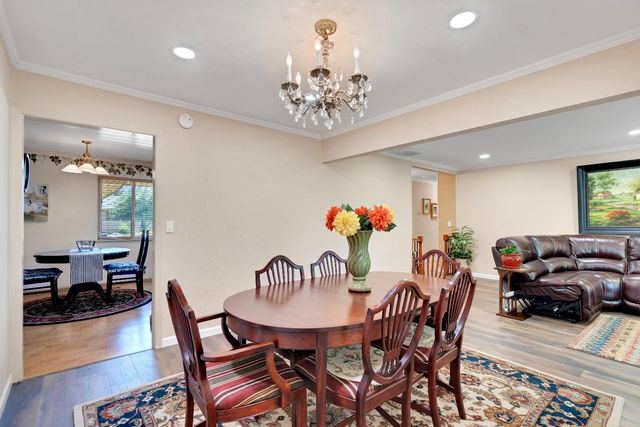 8117 Shangrila Dr, Fair Oaks, CA 95628