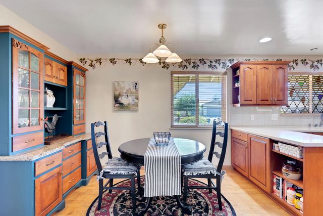 8117 Shangrila Dr, Fair Oaks, CA 95628
