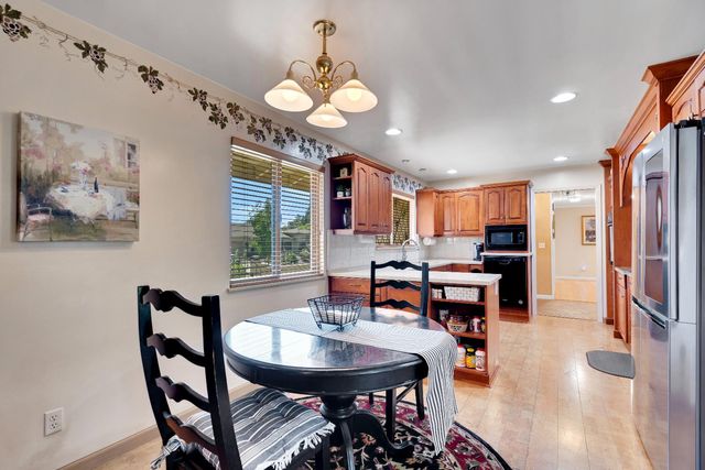 8117 Shangrila Dr, Fair Oaks, CA 95628