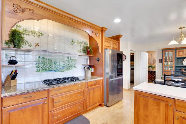 8117 Shangrila Dr, Fair Oaks, CA 95628