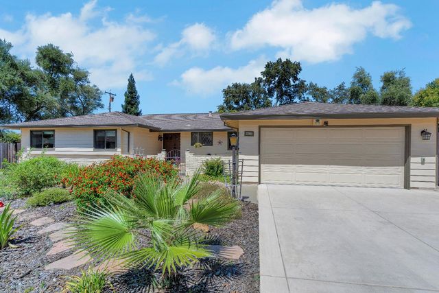 8117 Shangrila Dr, Fair Oaks, CA 95628