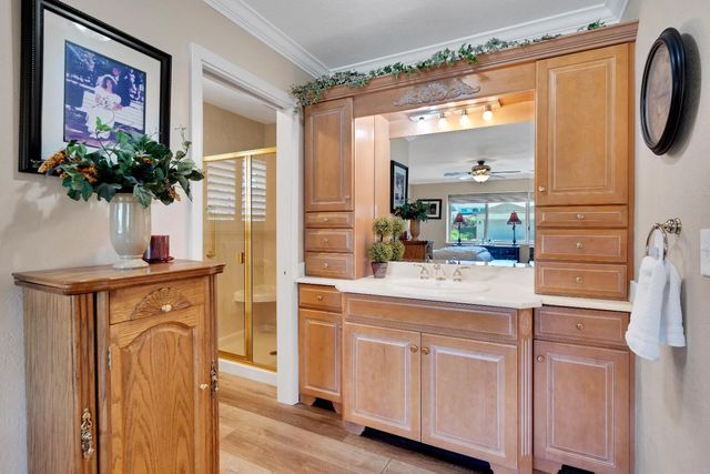8117 Shangrila Dr, Fair Oaks, CA 95628