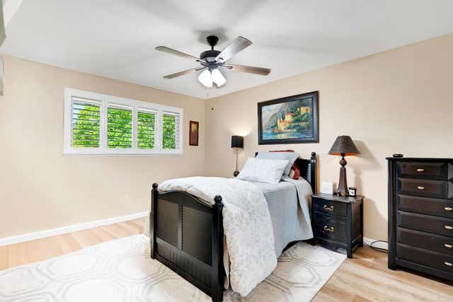 8117 Shangrila Dr, Fair Oaks, CA 95628
