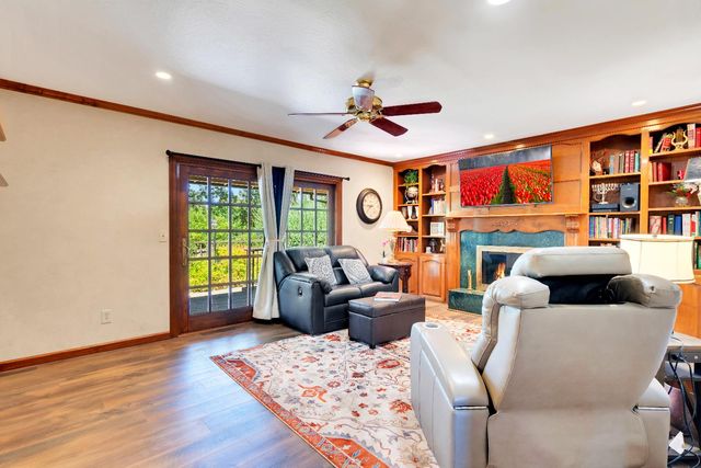 8117 Shangrila Dr, Fair Oaks, CA 95628
