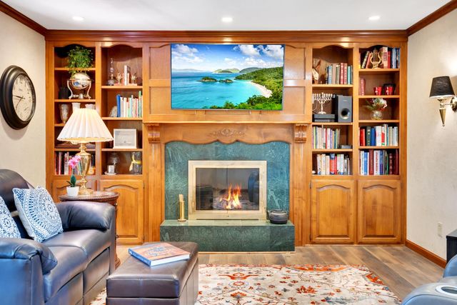 8117 Shangrila Dr, Fair Oaks, CA 95628