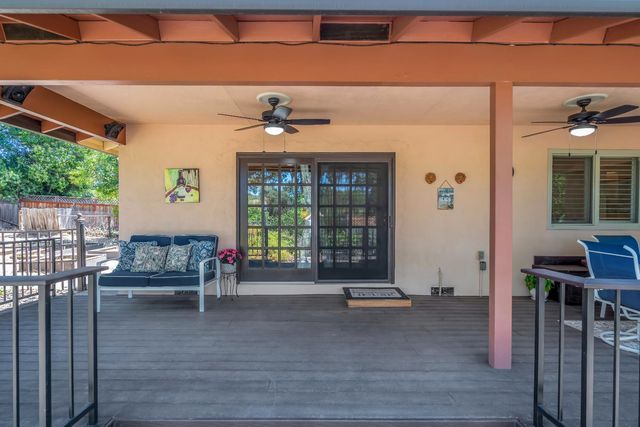 8117 Shangrila Dr, Fair Oaks, CA 95628