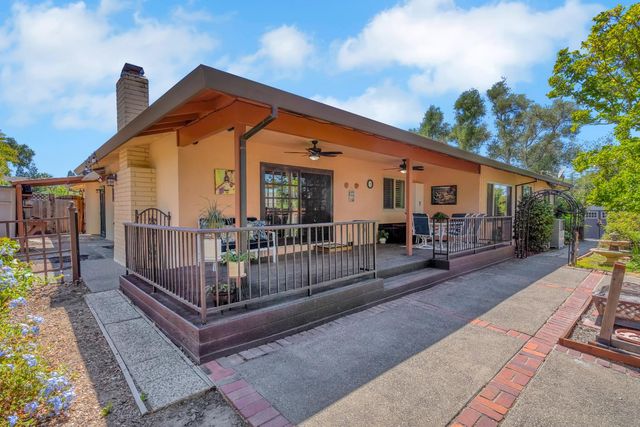 8117 Shangrila Dr, Fair Oaks, CA 95628
