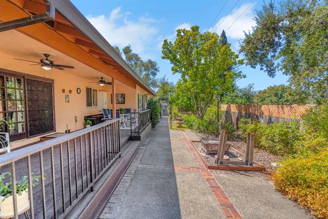 8117 Shangrila Dr, Fair Oaks, CA 95628