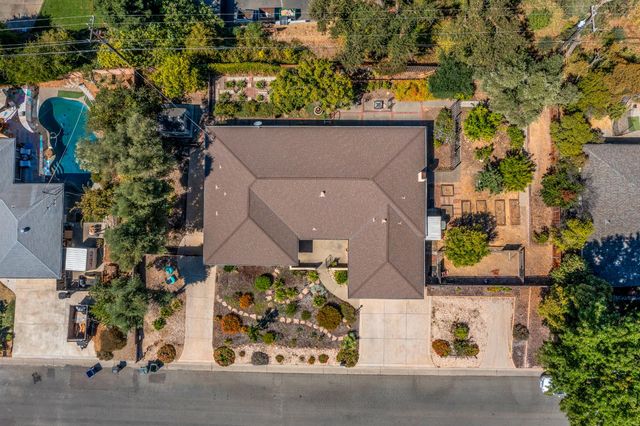 8117 Shangrila Dr, Fair Oaks, CA 95628