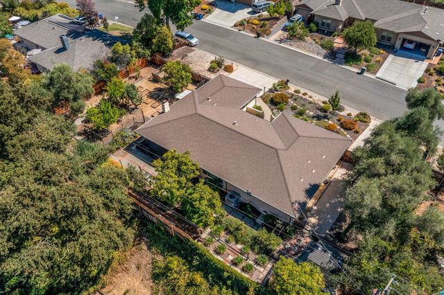 8117 Shangrila Dr, Fair Oaks, CA 95628