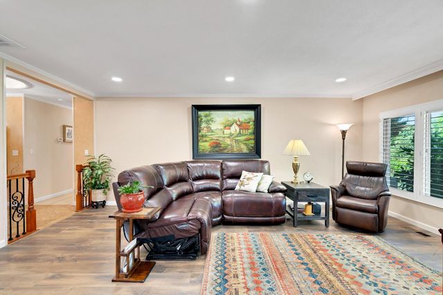 8117 Shangrila Dr, Fair Oaks, CA 95628