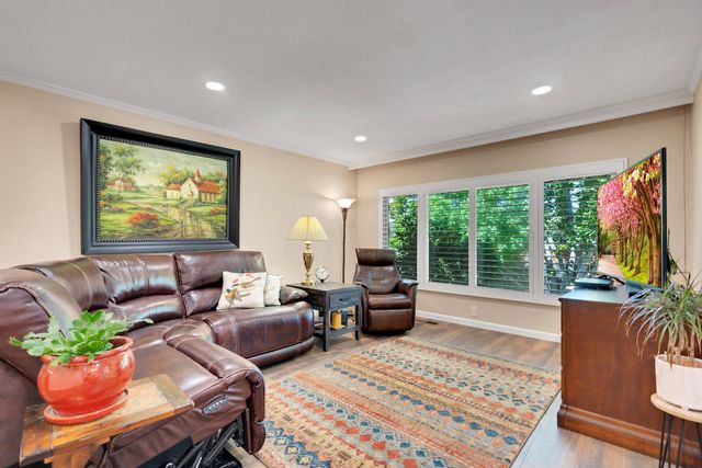 8117 Shangrila Dr, Fair Oaks, CA 95628