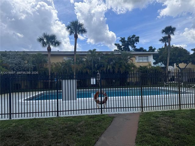 410 SE 2nd Avenue 21, Deerfield Beach, FL 33441