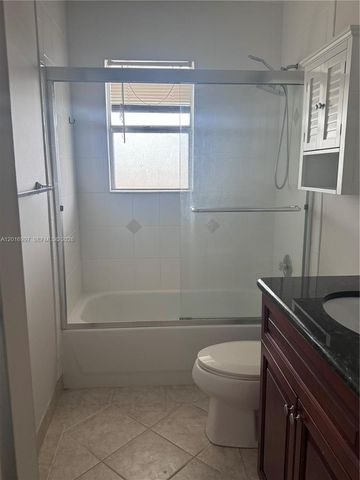 410 SE 2nd Avenue 21, Deerfield Beach, FL 33441