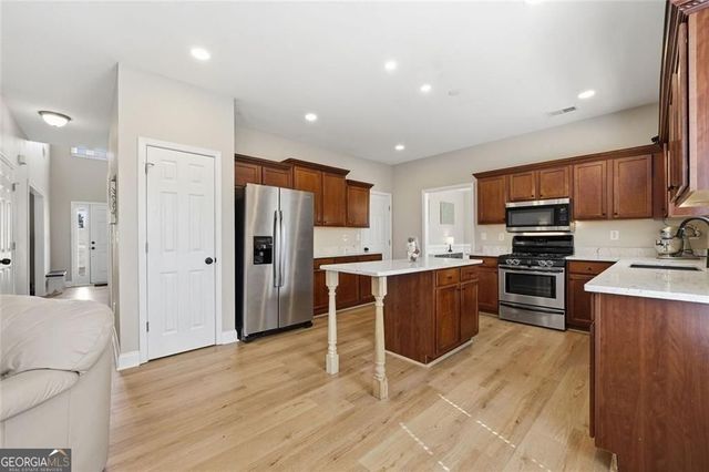 6459 Millstone Cove Drive, Flowery Branch, GA 30542