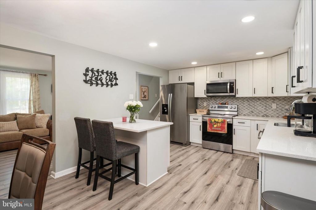 Image 11 of property listing at 3023 HUNTINGTON CIR, Waldorf, MD 20602