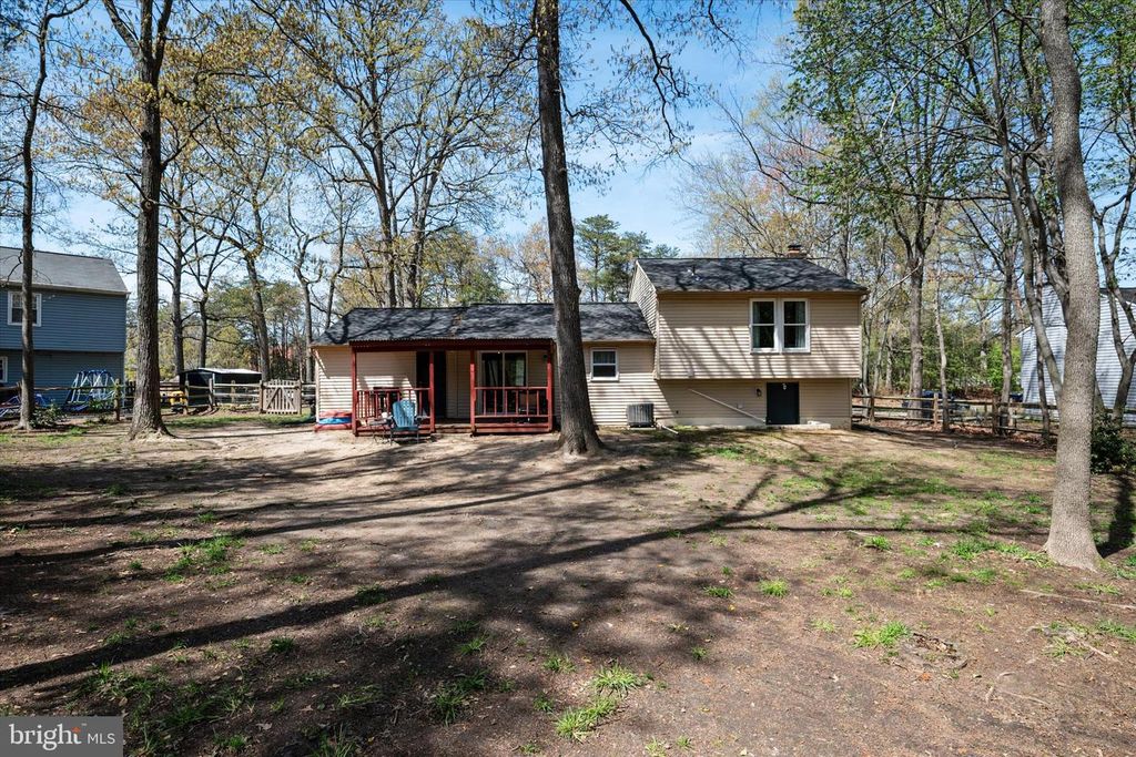 Image 31 of property listing at 3023 HUNTINGTON CIR, Waldorf, MD 20602