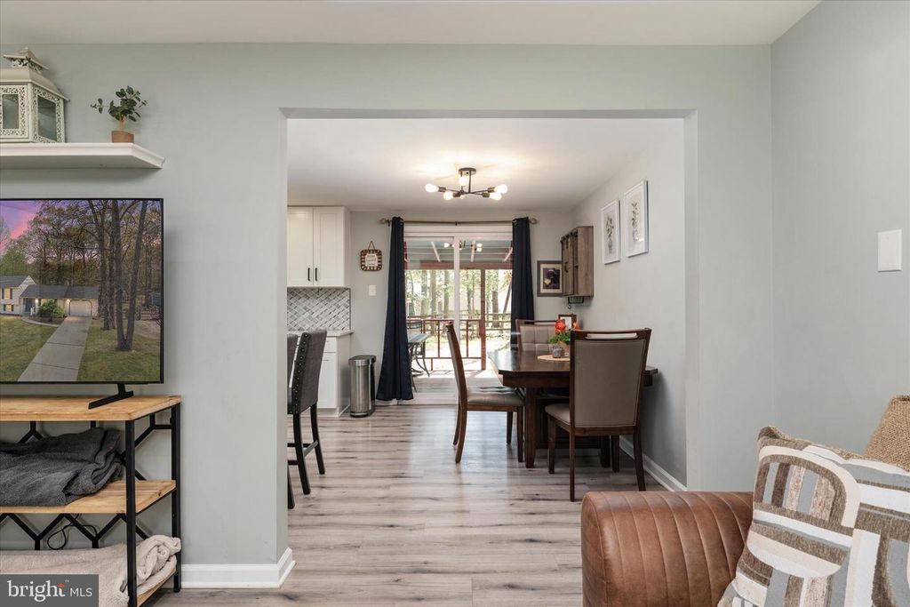 Image 6 of property listing at 3023 HUNTINGTON CIR, Waldorf, MD 20602