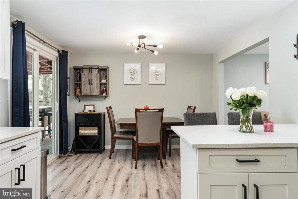 Image 9 of property listing at 3023 HUNTINGTON CIR, Waldorf, MD 20602
