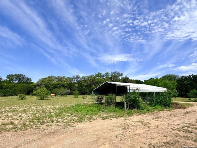 254 Kens Rd, Lakehills, TX 78063
