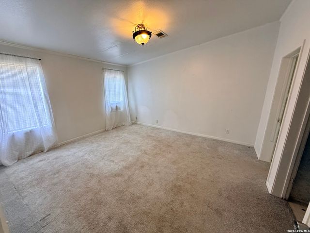 254 Kens Rd, Lakehills, TX 78063