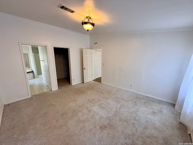 254 Kens Rd, Lakehills, TX 78063