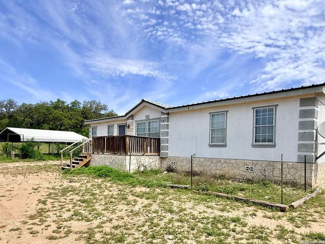 254 Kens Rd, Lakehills, TX 78063