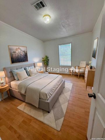 254 Kens Rd, Lakehills, TX 78063