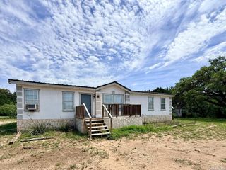 254 Kens Rd, Lakehills, TX 78063