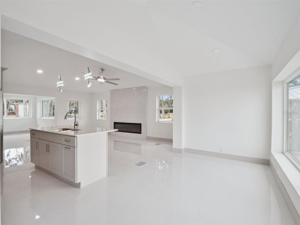 Image 11 of property listing at 28055 LEUTY ROAD, Okahumpka, FL 34762