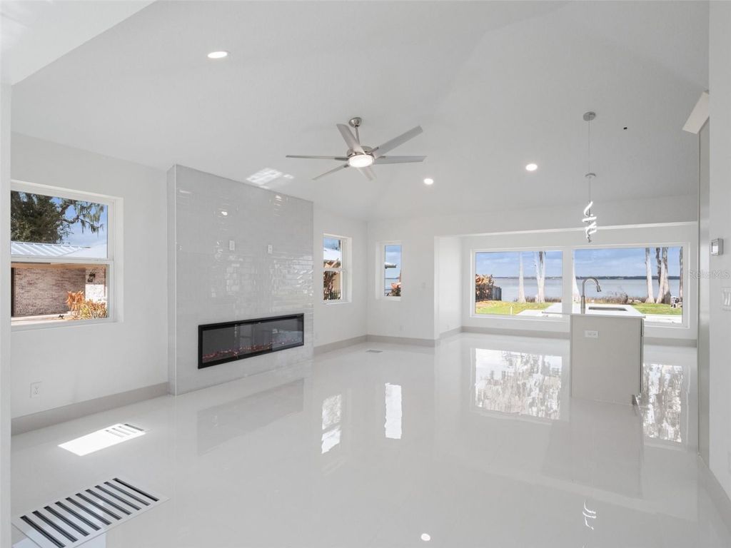 Image 14 of property listing at 28055 LEUTY ROAD, Okahumpka, FL 34762