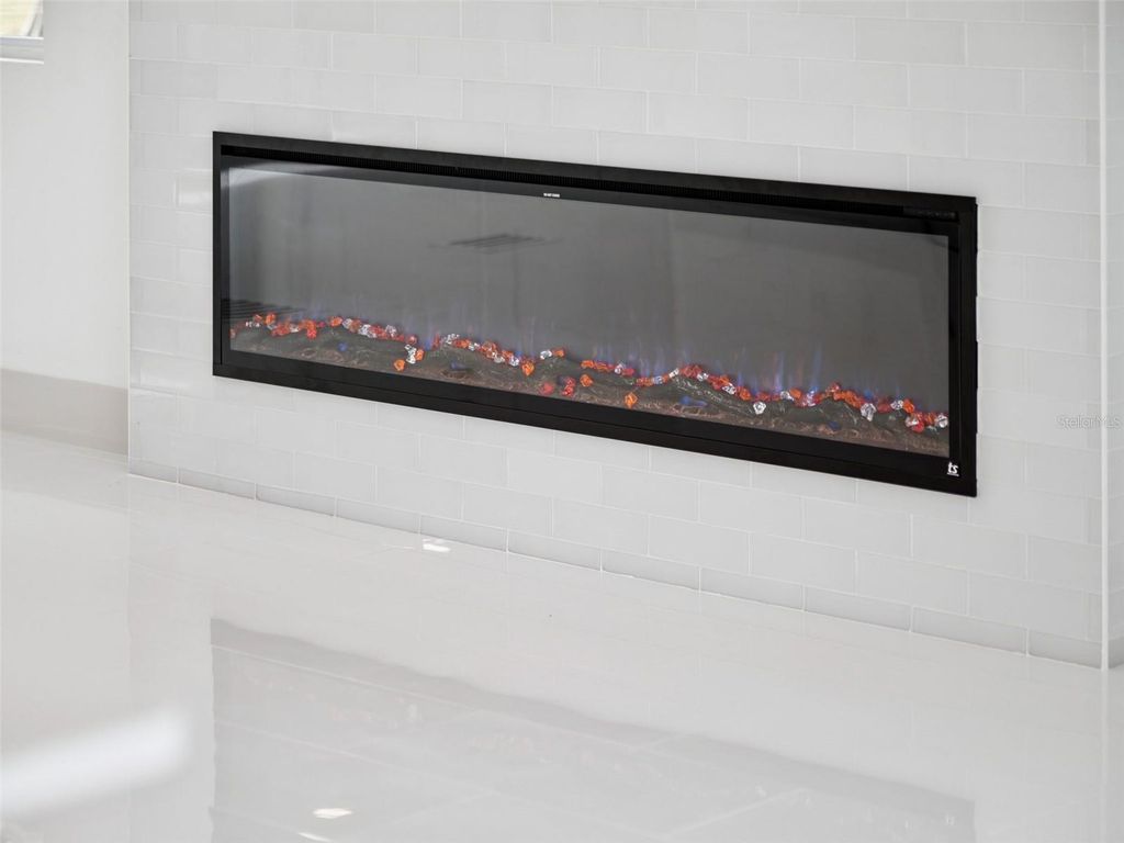 Image 20 of property listing at 28055 LEUTY ROAD, Okahumpka, FL 34762