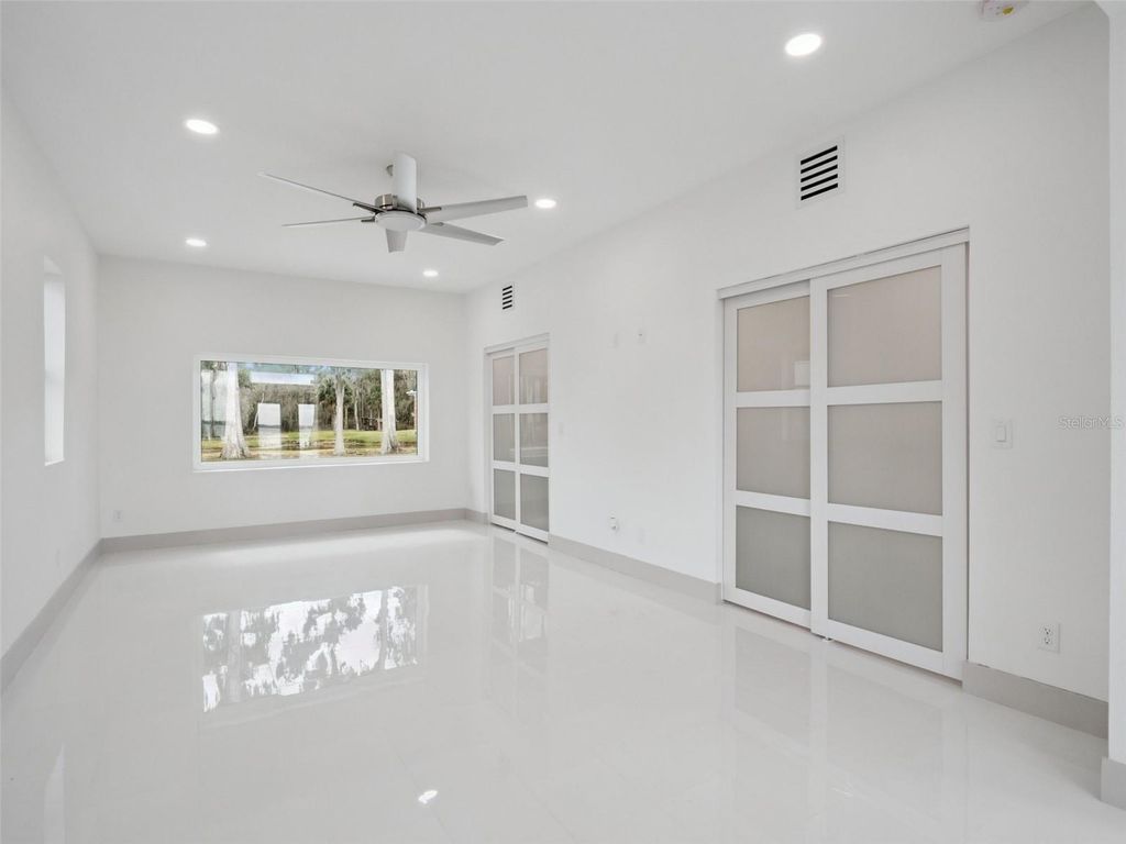 Image 24 of property listing at 28055 LEUTY ROAD, Okahumpka, FL 34762