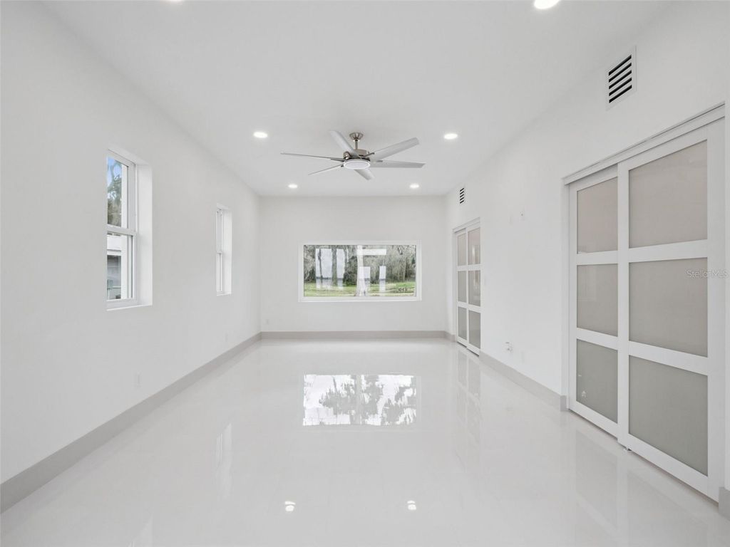 Image 25 of property listing at 28055 LEUTY ROAD, Okahumpka, FL 34762