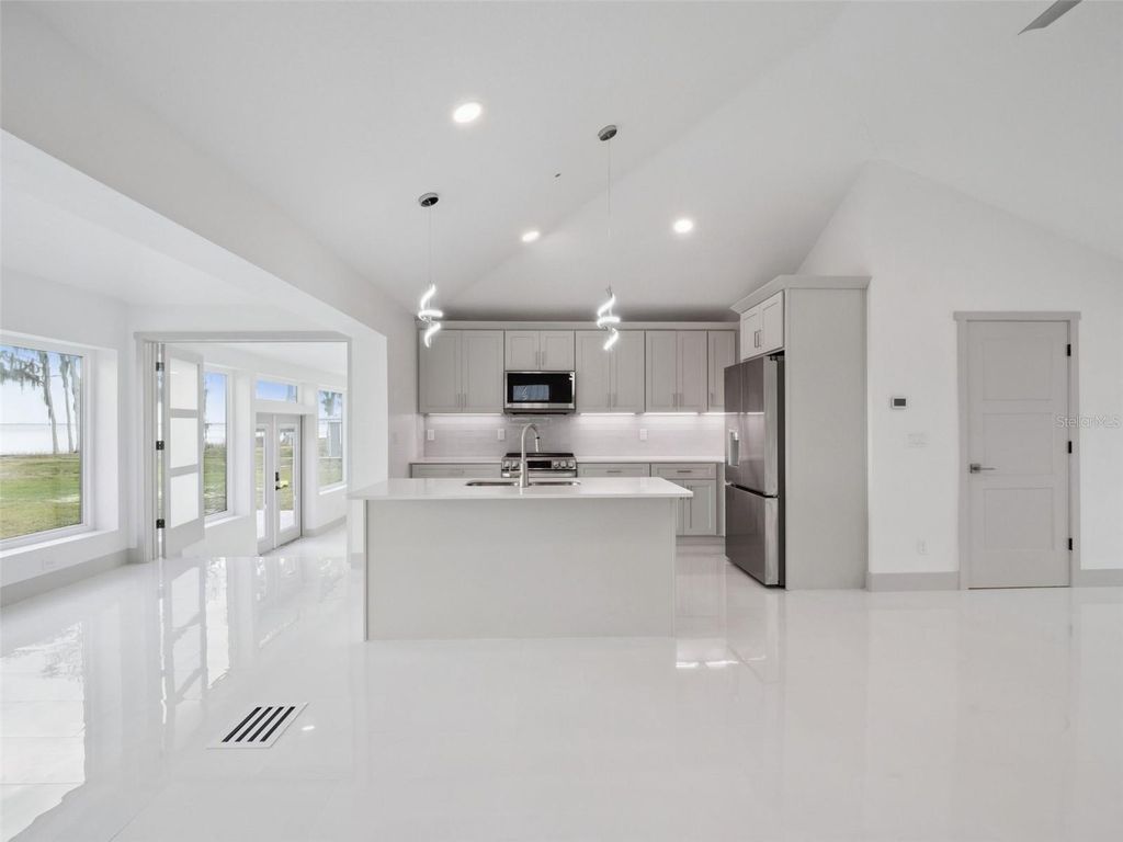 Image 10 of property listing at 28055 LEUTY ROAD, Okahumpka, FL 34762