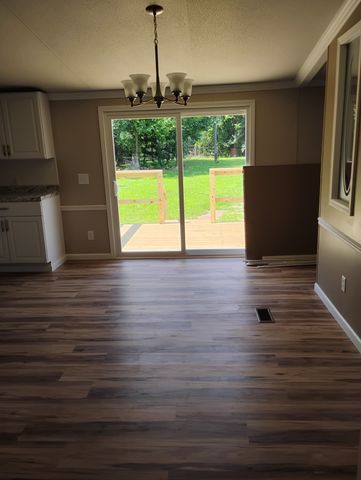 11 Sunrise Dr, Lawrenceburg, TN 38464