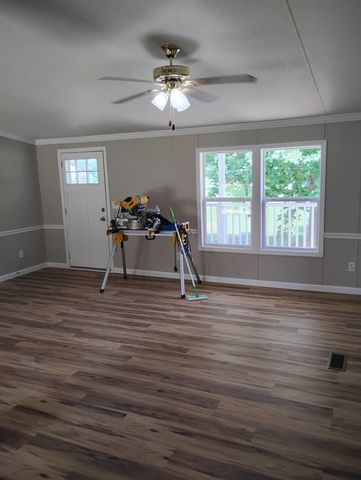 11 Sunrise Dr, Lawrenceburg, TN 38464
